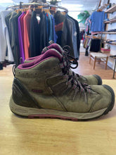 Load image into Gallery viewer, Shoe Size 7 Keen Grey Hiking Boots