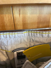 Load image into Gallery viewer, Size 38 The North Face Men's Shorts