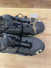 Load image into Gallery viewer, Pearl Izumi Women's 40 Cycling Shoes