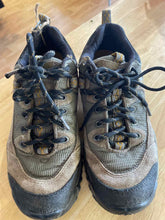 Load image into Gallery viewer, Women's Shoe Size 6.5 Columbia Brown Hiking Shoes