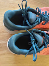 Load image into Gallery viewer, Women's Shoe Size 9 Topo Pink Running Shoes