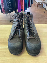 Load image into Gallery viewer, 14 Simms Men's Wading Boots