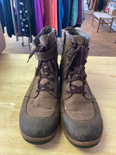 Load image into Gallery viewer, Shoe Size 9 UGG Brown Boots