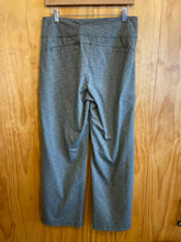 Load image into Gallery viewer, Size M Duluth Trading Green Women's Leggings