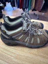 Load image into Gallery viewer, Women's Shoe Size 9 Keen Brown Hiking Shoes