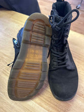 Load image into Gallery viewer, Doc Martens Boots