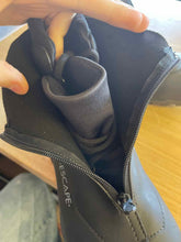 Load image into Gallery viewer, Salomon 9.5 Cross Country Ski Boots