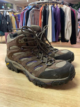 Load image into Gallery viewer, Shoe Size 9.5 Merrell Brown Boots