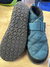 Load image into Gallery viewer, Women's Shoe Size 9 Chaco Teal Slippers