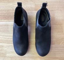 Load image into Gallery viewer, Women's Shoe Size 9.5 Keen Black Boots