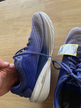 Load image into Gallery viewer, Shoe Size 9 Topo Purple Running Shoes