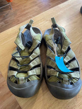 Load image into Gallery viewer, Unknown Keen Men's Sandals