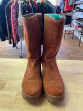Load image into Gallery viewer, Shoe Size 9 Keen Burnt Orange Boots