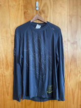 Load image into Gallery viewer, Size Medium Tasc Grey Women's Long Sleeve Shirt