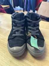 Load image into Gallery viewer, Women's Shoe Size 10 Keen Grey Shoes