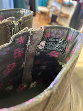 Load image into Gallery viewer, Shoe Size 8 Teva Olive Boots