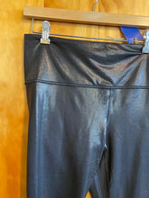 Load image into Gallery viewer, Size Medium Athleta Black Women's Leggings