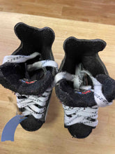 Load image into Gallery viewer, CCM 9 Ice Skates