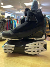 Load image into Gallery viewer, Fischer 44 Cross Country Ski Boots