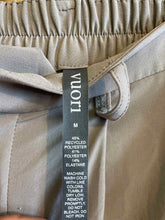 Load image into Gallery viewer, Size Medium Vuori Grey Women's Pants