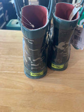 Load image into Gallery viewer, Child Size 2 Western Chief Boy's Footwear