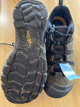 Load image into Gallery viewer, 13 Keen Men's Shoes