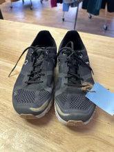 Load image into Gallery viewer, Women's Shoe Size 7.5 On Cloud Grey Running Shoes