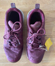Load image into Gallery viewer, Shoe Size 7 Keen Burgundy Hiking Shoes
