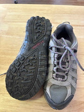 Load image into Gallery viewer, Women's Shoe Size 6 Columbia Grey Hiking Shoes