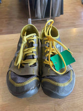 Load image into Gallery viewer, Women's Shoe Size 7 New Balance Yellow Running Shoes