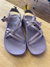Load image into Gallery viewer, Shoe Size 6 Chaco Purple Sandals