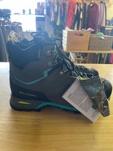 Load image into Gallery viewer, Shoe Size 5 Scarpa Grey Hiking Boots