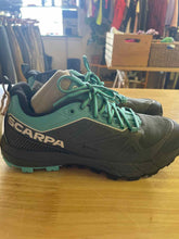 Load image into Gallery viewer, Shoe Size 6.5 Scarpa Grey Hiking Shoes