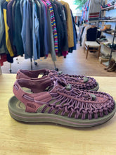 Load image into Gallery viewer, Shoe Size 7 Keen Purple Sandals
