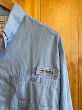 Load image into Gallery viewer, Size M Columbia Men's Long Sleeve Shirt