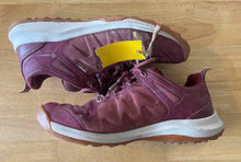 Load image into Gallery viewer, Shoe Size 7 Keen Burgundy Hiking Shoes