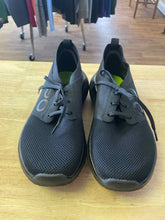 Load image into Gallery viewer, Shoe Size 9.5 Oofos Black Shoes