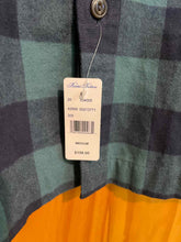 Load image into Gallery viewer, Size Medium Brooks Brothers Men's Flannel