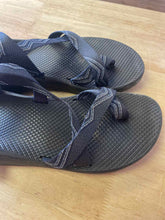 Load image into Gallery viewer, Women's Shoe Size 11 Chaco Black Sandals