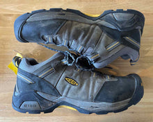 Load image into Gallery viewer, 13 Keen EE Men's Hiking Boots