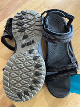 Load image into Gallery viewer, Shoe Size 7.5 Teva Black Sandals