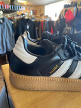 Load image into Gallery viewer, 9 Adidas Men's Shoes