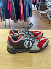 Load image into Gallery viewer, Pearl Izumi Mens 39 Cycling Shoes