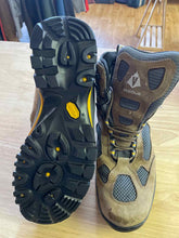 Load image into Gallery viewer, 13 vasque Men's Hiking Boots