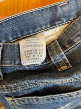 Load image into Gallery viewer, Size 36 Lee Men's Jeans