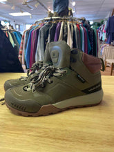Load image into Gallery viewer, Shoe Size 8.5 vasque Brown Boots