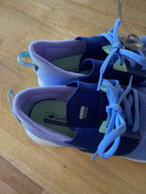 Load image into Gallery viewer, Women's Shoe Size 8.5 New Balance Periwinkle Running Shoes