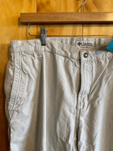 Load image into Gallery viewer, Size 16 Columbia Cream Women's Hiking Pants