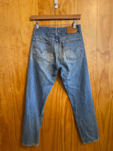 Load image into Gallery viewer, Size 25 Levi's Blue Women's Jeans