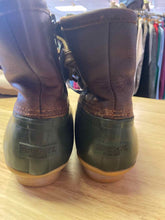 Load image into Gallery viewer, Shoe Size 8 Sperry Brown Shoes